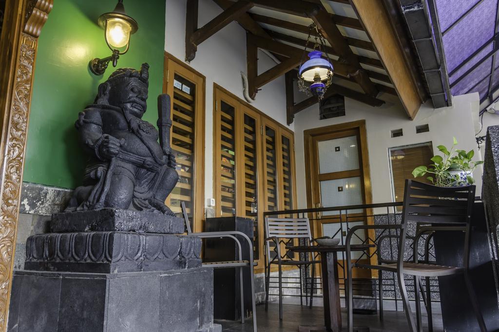Dhanesvara Holistic Unique Homestay Wonotjolo Exterior foto