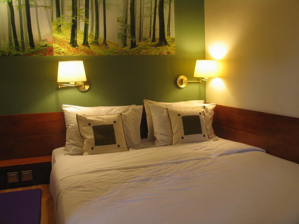 Dhanesvara Holistic Unique Homestay Wonotjolo Habitación foto